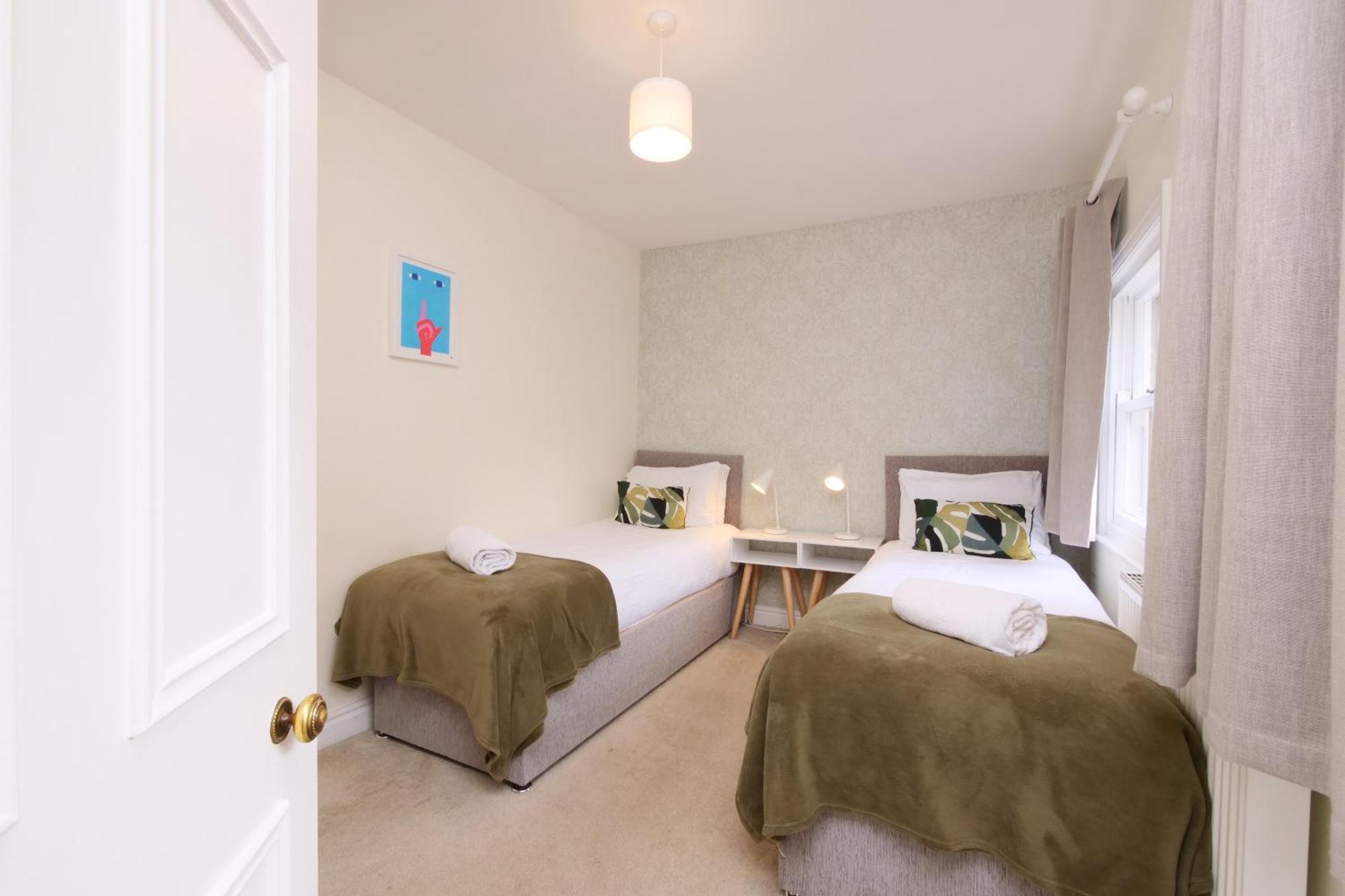 Fifth Quarter Apartment With Free Parking York Exterior foto